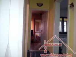 vand-apartament-3-camere-strada-calea-dumbravii-4