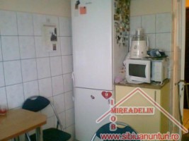 vand-apartament-2-camere-56-mp-zona-valea-aurie-1