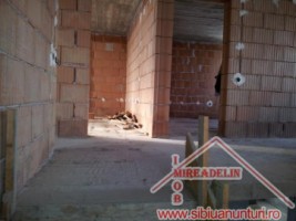 vindem-casa-dpm-5-camere-loc-cisnadie-8