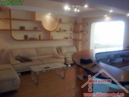 vindem-apartament-4-camere-zona-mihai-viteazu