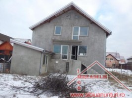 vand-casa-dpm-4-camere-str-constructorilor-1