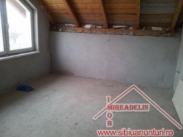 vand-casa-dpm-4-camere-str-constructorilor-7