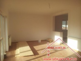 vand-casa-tip-vila-pe-triplex-localitatea-cisnadie-2