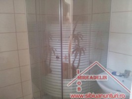 vand-casa-tip-vila-pe-triplex-localitatea-cisnadie-3