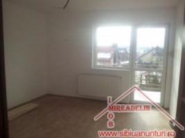 vand-casa-tip-vila-pe-triplex-localitatea-cisnadie-5