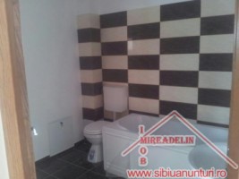 vand-casa-tip-vila-pe-triplex-localitatea-cisnadie-9