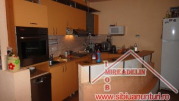 vindem-imobil-pe-casa-de-locuit-pensiune-4