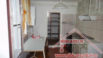 inchiriem-casa-5-camere-zona-piata-cluj-2