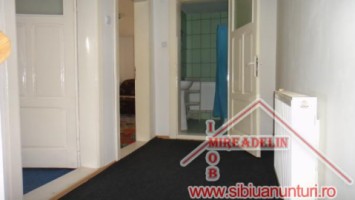 inchiriem-casa-5-camere-zona-piata-cluj-8