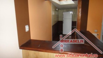 inchiriem-apartament-la-casa-5-camere-zona-turnisor-4