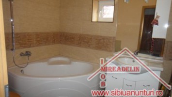 inchiriem-apartament-la-casa-5-camere-zona-turnisor-9