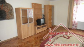 inchiriem-casa-4-camere-pem-zona-centrul-vechi-1