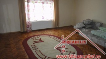 inchiriem-casa-4-camere-pem-zona-centrul-vechi-2