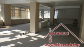 inchiriem-spatiu-comercial-central-115-mp-1