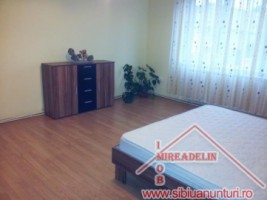 inchiriez-apartament-4-camere-la-casa-cartier-strand-5
