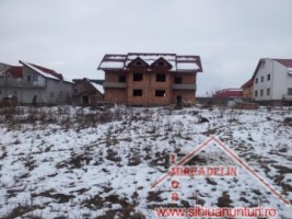 teren-intravilan-de-vanzare-3-parcele-loc-selimbar-4
