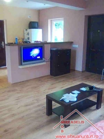 urgent-casa-de-vanzare-3-camere-loc-sibiel-2