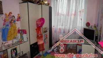 vindem-apartament-3-camere-zona-mihai-viteazu-9