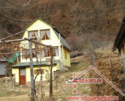 persoana-fizica-vand-casa-de-vacanta-gura-raului