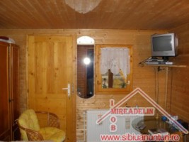 persoana-fizica-vand-casa-de-vacanta-gura-raului-7