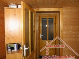 persoana-fizica-vand-casa-de-vacanta-gura-raului-8