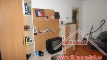 inchiriez-apartament-3-camere-a-aleea-iasomiei-turnisor-1