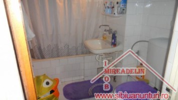 inchiriez-apartament-3-camere-a-aleea-iasomiei-turnisor-8