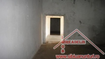 inchiriem-spatiu-depozit-332-mp-calea-surii-mici-4