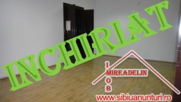 inchiriez-casa-4-camere-singur-in-curte-zona-centrala
