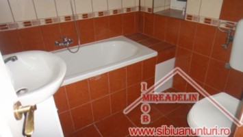 inchiriez-casa-4-camere-singur-in-curte-zona-centrala-4