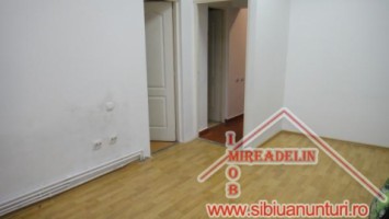 inchiriez-casa-4-camere-singur-in-curte-zona-centrala-6