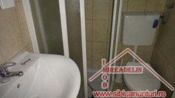 inchiriez-casa-4-camere-singur-in-curte-zona-centrala-7