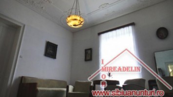 vand-casa-dp-singur-in-curte-a-zona-centrala-1
