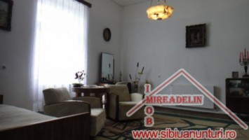 vand-casa-dp-singur-in-curte-a-zona-centrala-2