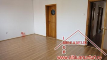 inchiriez-vila-pem-295-mp-zona-calea-poplacii-10