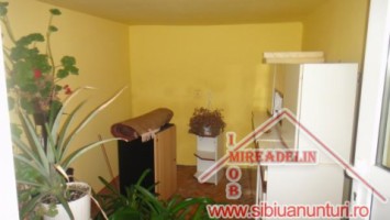 oferta-casa-de-vanzare-pe-274-mp-zona-lupeni-2