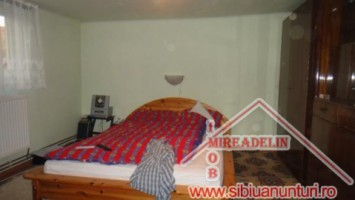 oferta-casa-de-vanzare-pe-274-mp-zona-lupeni-3