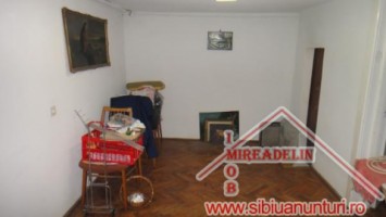 oferta-casa-de-vanzare-pe-274-mp-zona-lupeni-6
