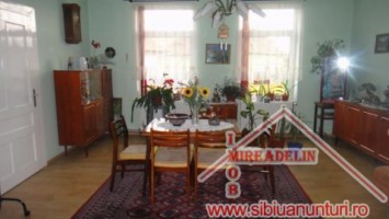 oferta-casa-de-vanzare-pe-274-mp-zona-lupeni-10