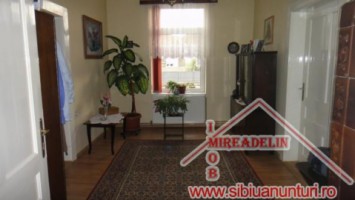oferta-casa-de-vanzare-pe-274-mp-zona-lupeni-11