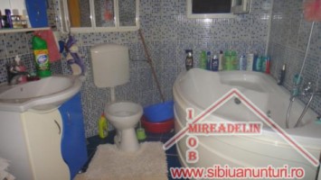 vand-casa-2-spatii-comerciale-zona-strazii-9-mai-3
