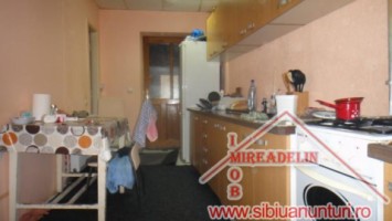 vand-casa-2-spatii-comerciale-zona-strazii-9-mai-7