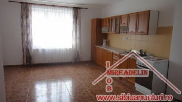 inchiriez-casa-pm-zona-compa