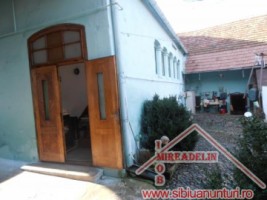 vand-casa-dp-spatiu-comercial-loc-turnu-rosu