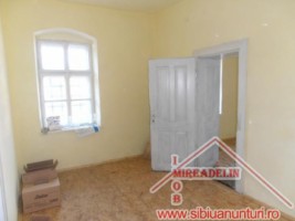 vand-casa-dp-spatiu-comercial-loc-turnu-rosu-13