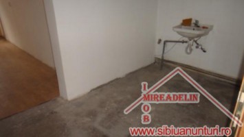 inchiriez-spatiu-comercial-50-mp-cedonia-1