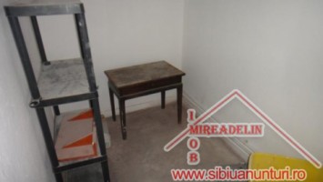 inchiriez-spatiu-comercial-50-mp-cedonia-2