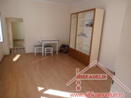 inchiriez-casa-4-camere-singur-in-curte-cartier-tiglari-4