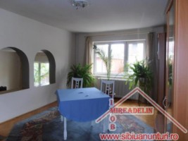 inchiriez-casa-6-camere-singur-in-curte-zona-piata-cluj-1
