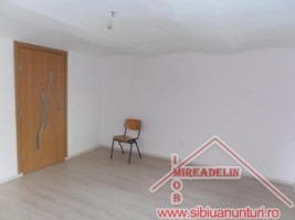 inchiriez-casa-dp-6-camere-singur-in-curte-zona-turnisor-1